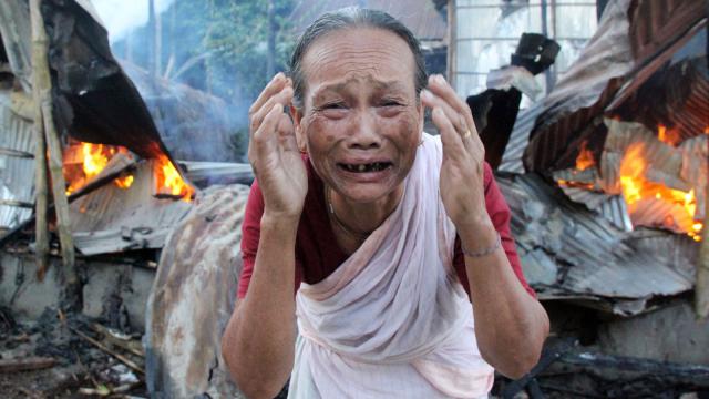 দুর্বৃত্তদের ধরুন, ক্ষতিগ্রস্তদের পাশে দাঁড়ান