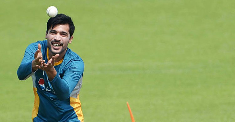 আমিরকে নিয়ে দোটানায় ঢাকা