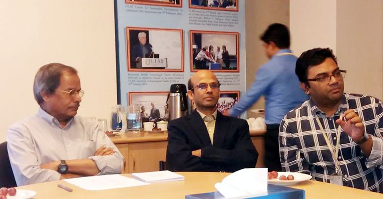 ‘মাধ্যমিকে ইংরেজি পাঠ্যবইয়ের ৭০ শতাংশ পড়ানো হয় না’