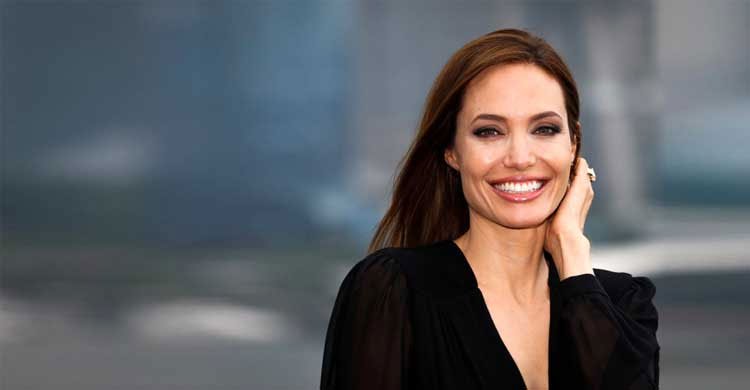 রোহিঙ্গাদের দেখতে বাংলাদেশে আসছেন অ্যাঞ্জেলিনা জোলি