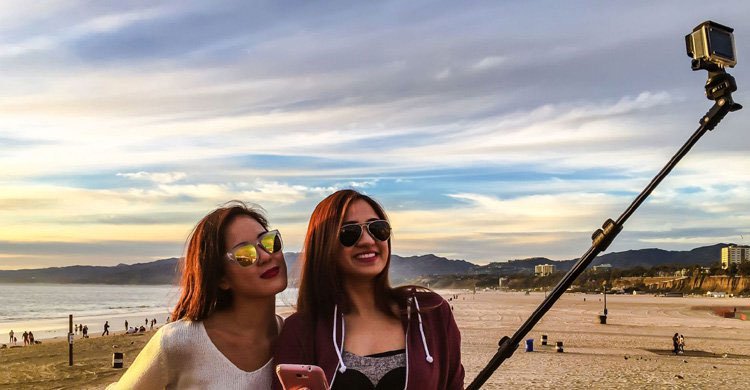 সেলফি তুলতে গিয়ে যতো দুর্ঘটনা