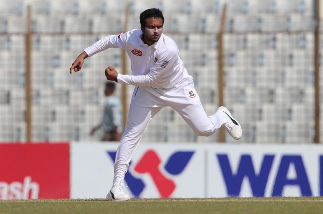 সাকিবের জোড়া আঘাত