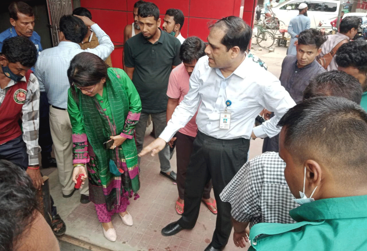 এডিস মশার লার্ভা পাওয়ায় ডিএনসিসির ১ লাখ ৫৭ হাজার টাকা জরিমানা