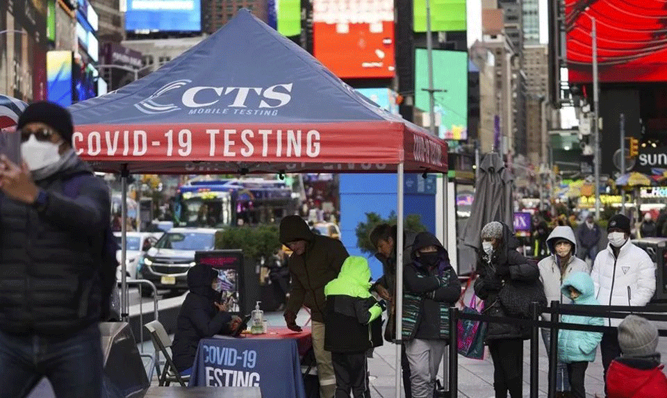 এক বছর আগের চেয়ে কোভিড-১৯ সংক্রমণ ৬ গুণ বৃদ্ধি পেয়েছে যুক্তরাষ্ট্রে