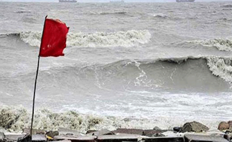 সমুদ্র বন্দরসমূহে বহাল রয়েছে ৩ নম্বর স্থানীয় সতর্ক সংকেত