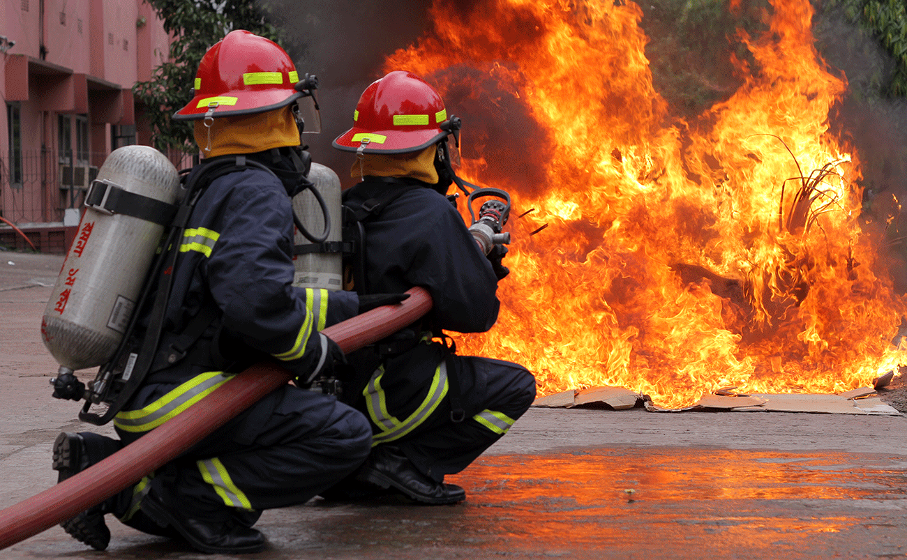সীতাকুণ্ডে আগুন নিয়ন্ত্রণে প্রাণ গেলো ফায়ার সার্ভিসের ৫ কর্মীর