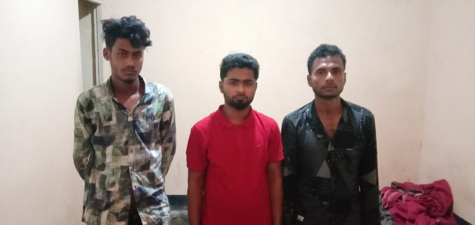 কলেজ ছাত্রকে বান্ধবীসহ তুলে নিয়ে চাঁদা দাবি,গ্রেপ্তার-৩