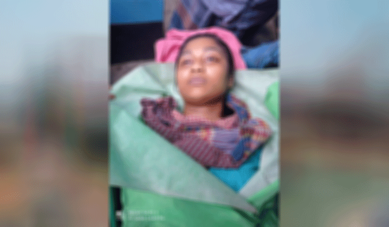 দরজা ভেঙ্গে গৃহবধূর লাশ উদ্ধার