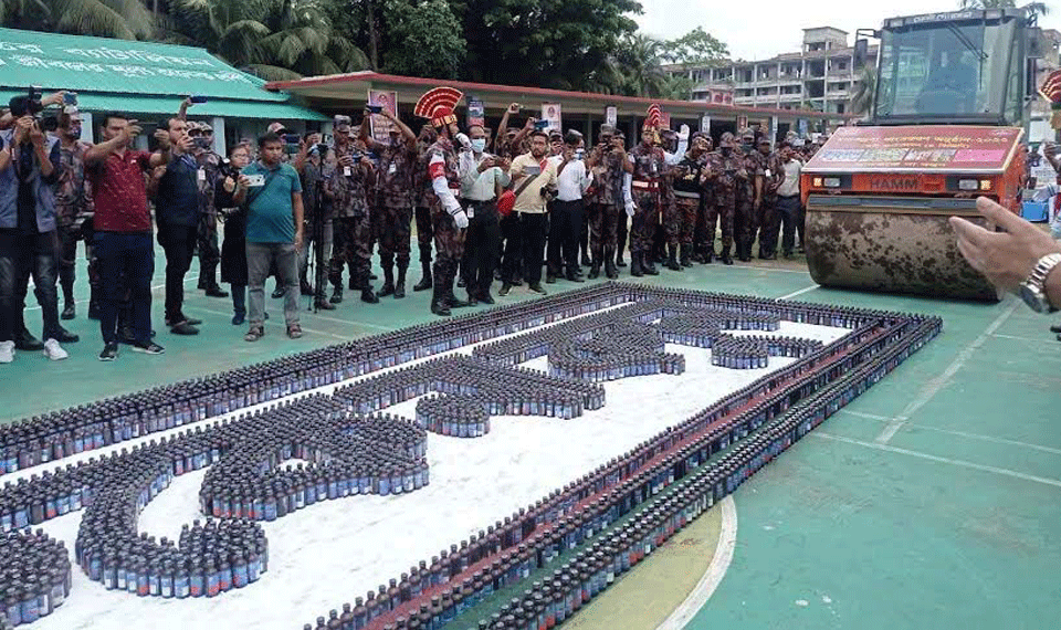 ফেনীতে ৬ মাসে জব্দকৃত বিপুল পরিমাণের মাদক দ্রব্য ধ্বংস করেছে বিজিবি