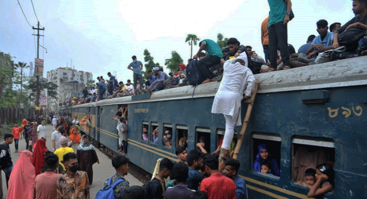ট্রেনের ছাদে যাত্রী নেওয়া যাবে না : হাইকোর্ট