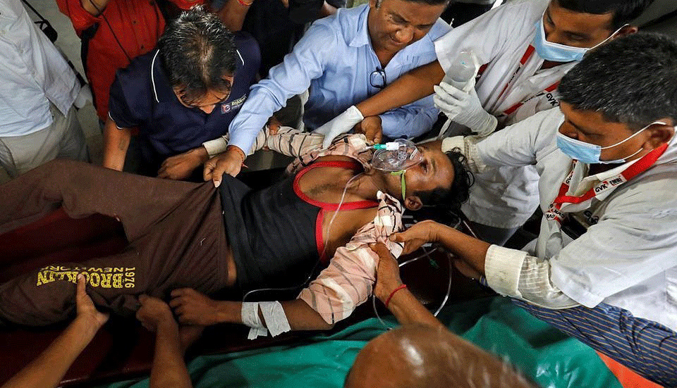 ভারতে বিষাক্ত মদপানে ৪২ জনের মৃত্যু