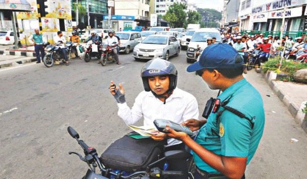 চাঁদাবাজি: দুই সার্জেন্টসহ ১০ পুলিশ প্রত্যাহার