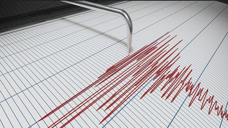 তীব্র আতঙ্কের মধ্যেই ২৪ ঘণ্টার ব্যবধানে ফের ভূমিকম্পে কাঁপল বাংলাদেশ
